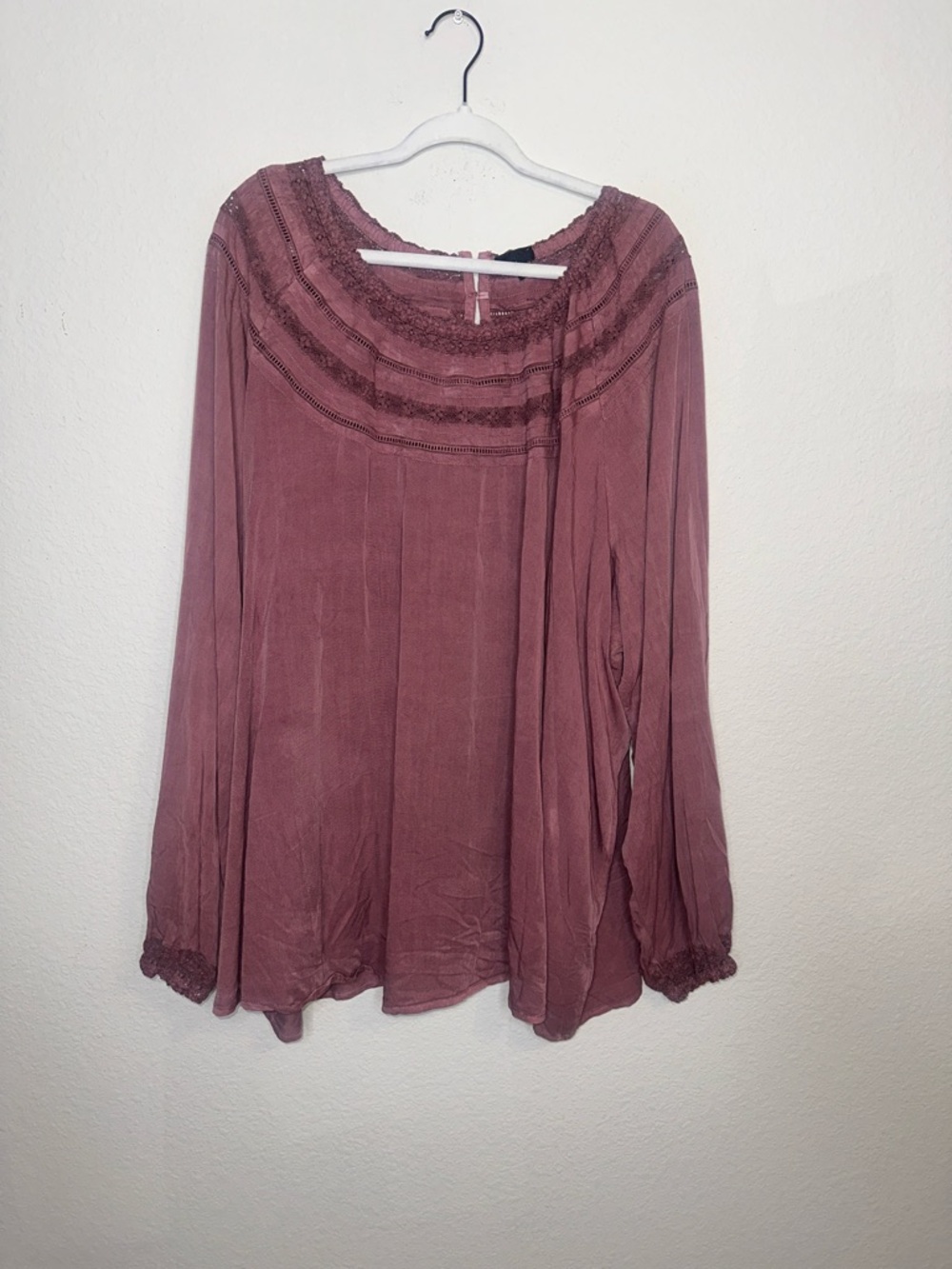 torrid Rose-Mauve Lace Yoke Long Sleeve‎ Tunic